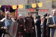 I cavalieri scortano la via del Santo Graal per Bailo