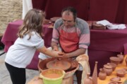 Il re e la regina posano con i Pirenei aragonesi sullo sfondo